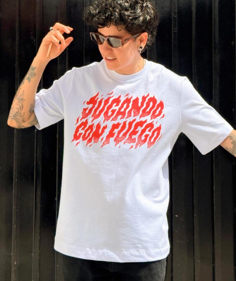 Camiseta "Jugando con Fuego" - Blanco